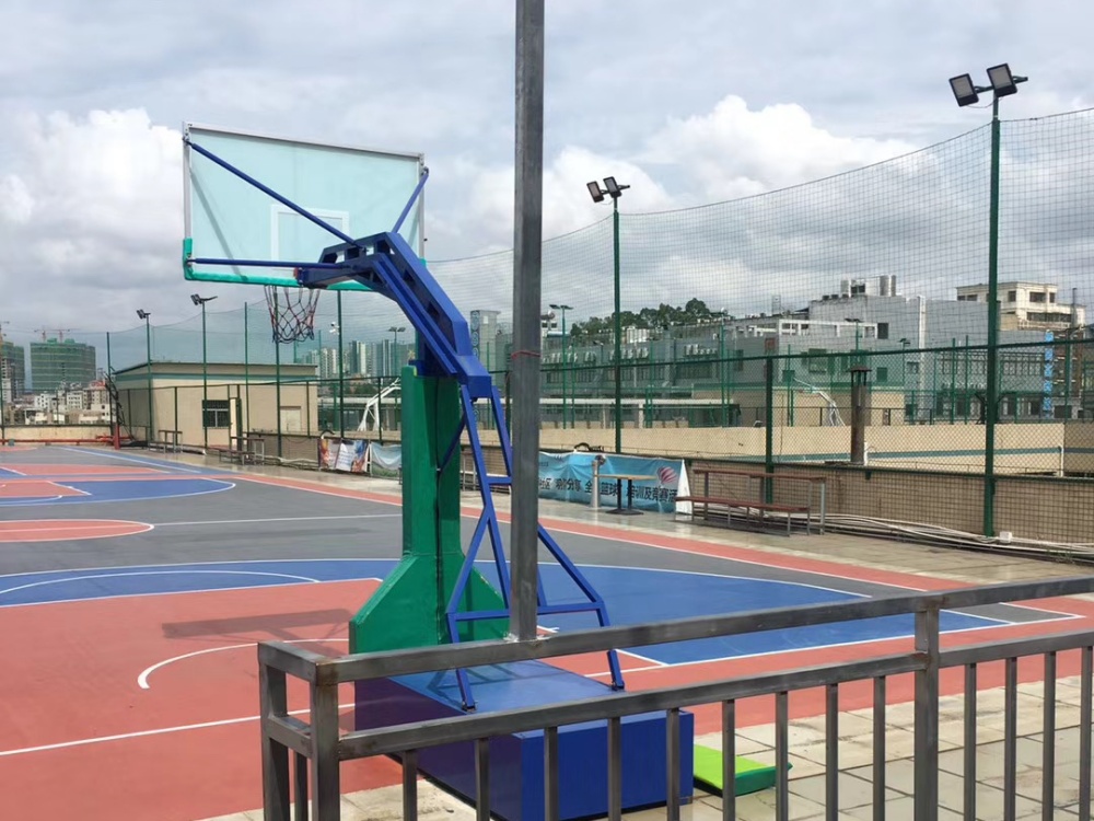 Proyecto de iluminación LED para cancha de baloncesto.